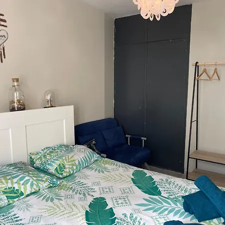 Chambre Paisible Avec Terrasse * فيلنوف داسك